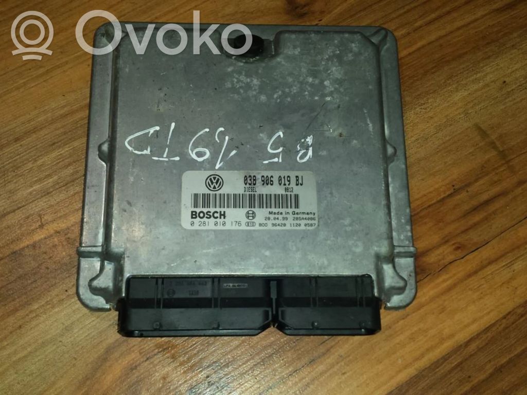 Volkswagen PASSAT B5 Unitate/modul de control motor 