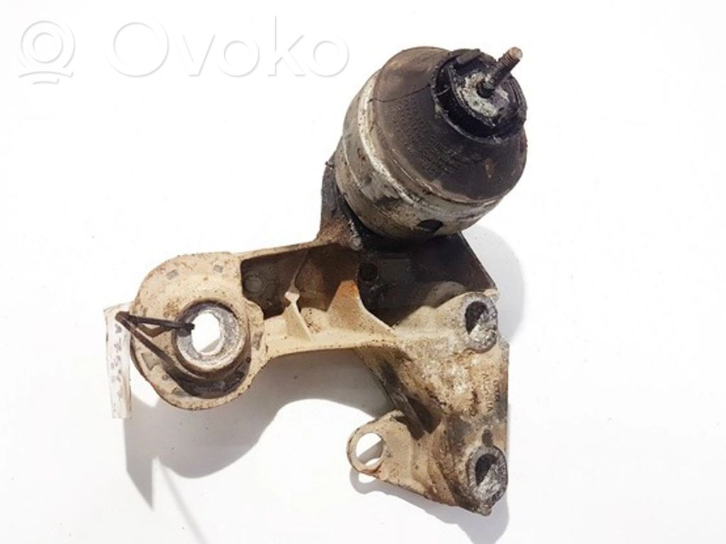 Volkswagen PASSAT B5 Supporto di montaggio del motore (usato) 
