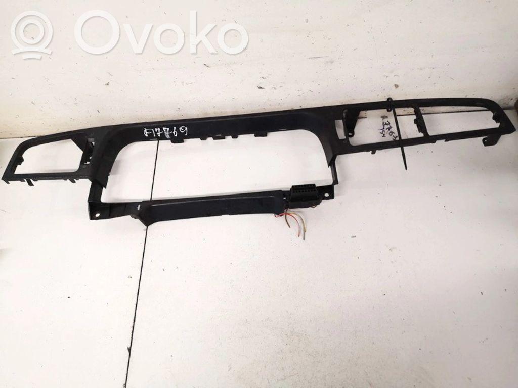 Volkswagen PASSAT B4 Moldura del panel 