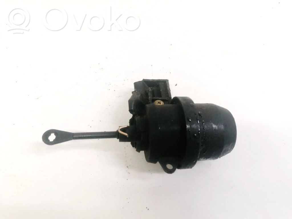 Volkswagen PASSAT B4 Supapă vacuum 