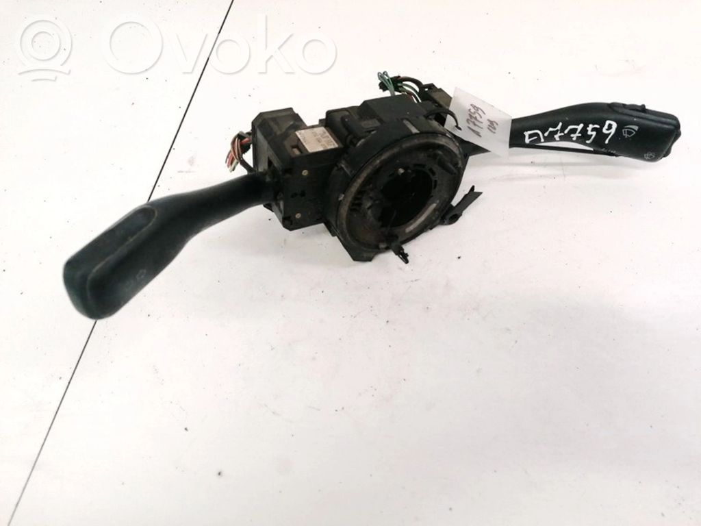 Skoda Octavia Mk1 (1U) Pyyhkimen/suuntavilkun vipukytkin 