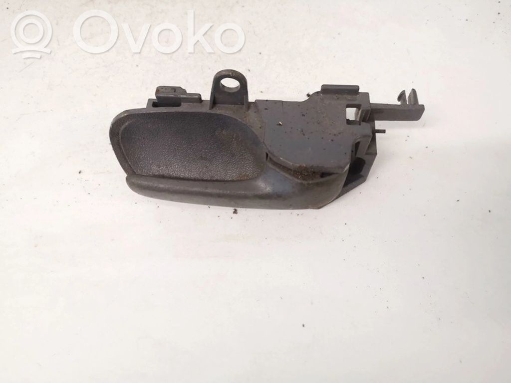 Toyota Yaris Manecilla interna puerta trasera 