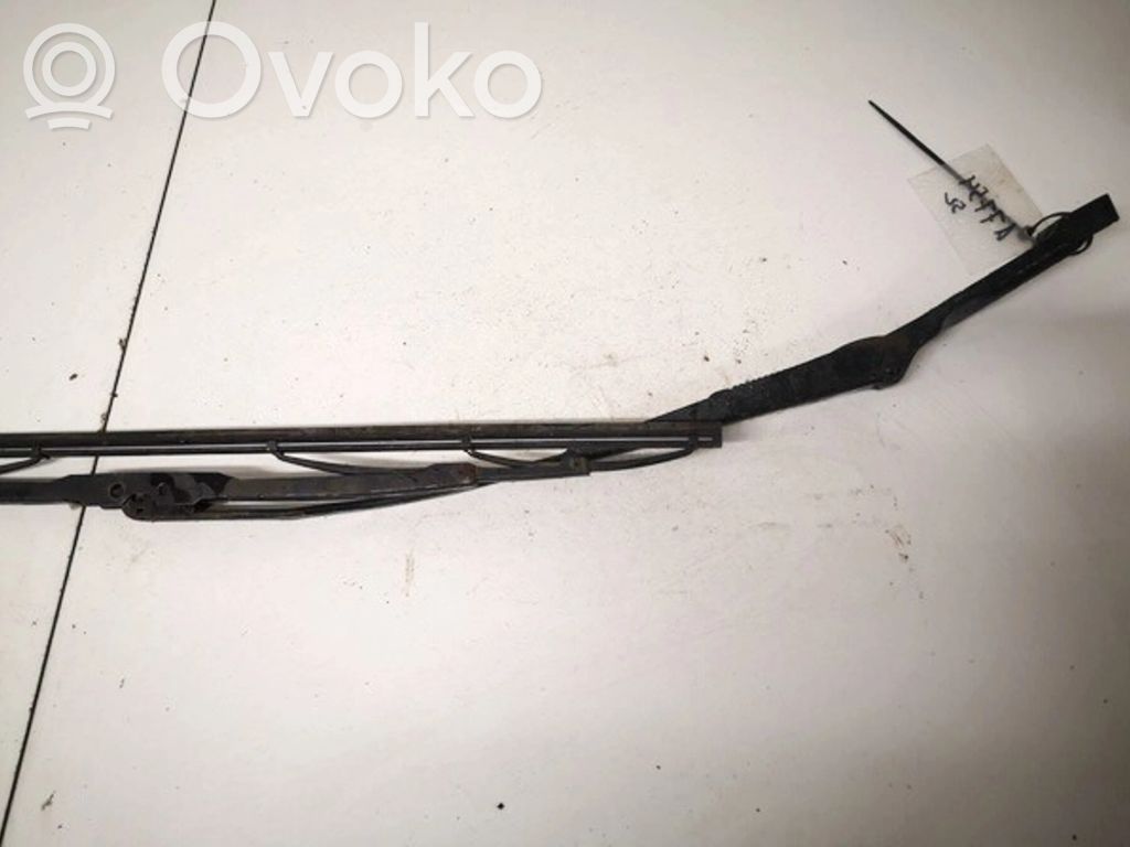 Volkswagen PASSAT B4 Braccio della spazzola tergicristallo anteriore
