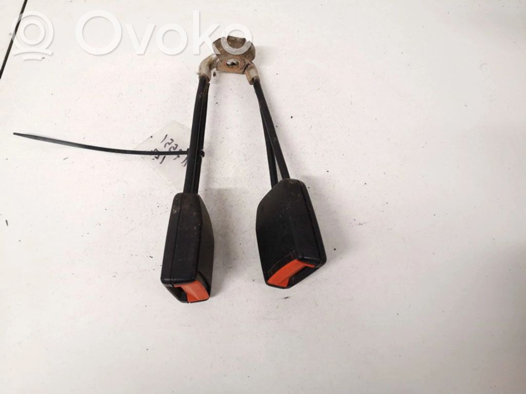 Volkswagen PASSAT B3 Hebilla del cinturón del medio (trasero) 