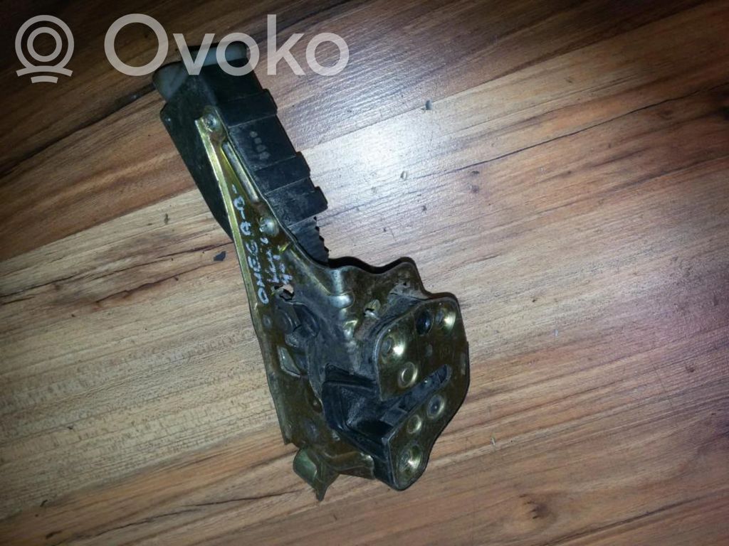 Opel Omega B1 Serratura portiera posteriore 