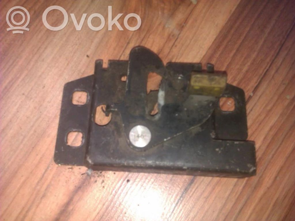 Ford Fiesta Serrure de capot
