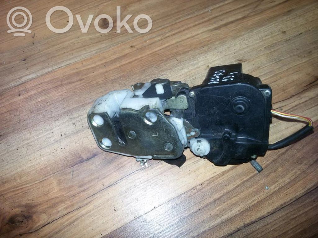 Cerradura de puerta trasera