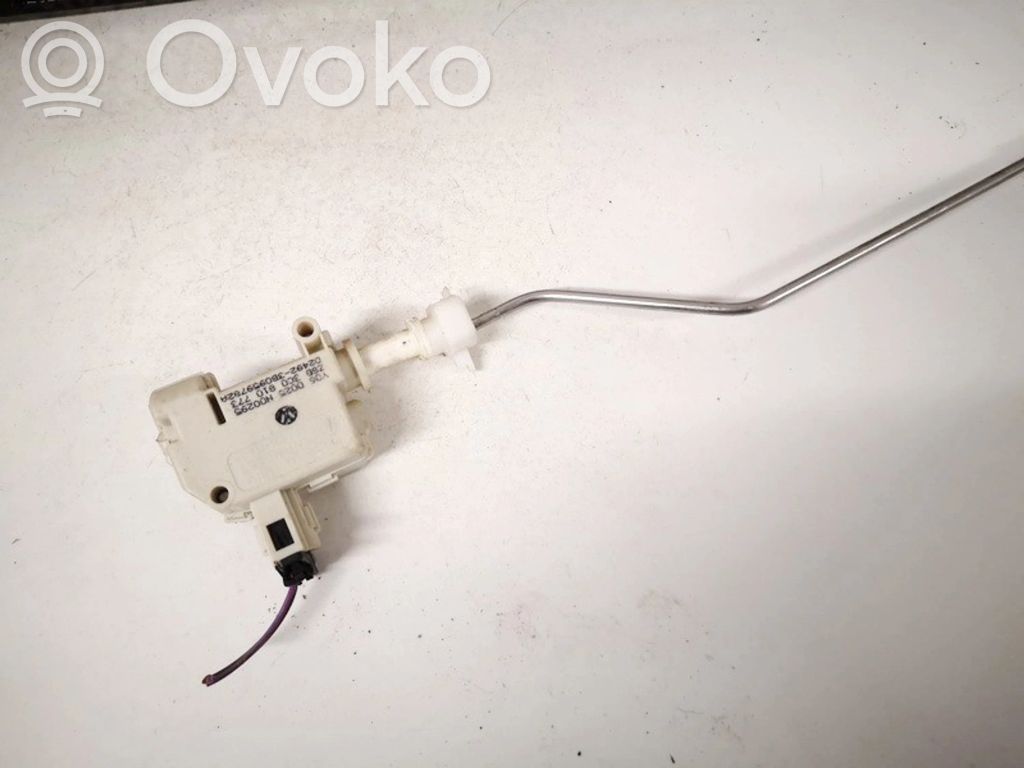 Volkswagen PASSAT B6 Motor închidere centralizată 