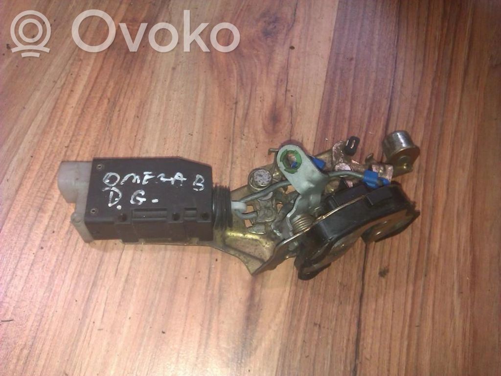 Opel Omega B1 Takaoven lukko