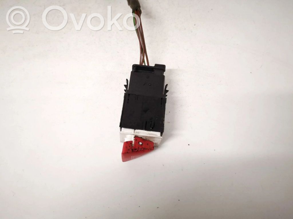 Volkswagen PASSAT B6 Botón interruptor de luz de peligro 