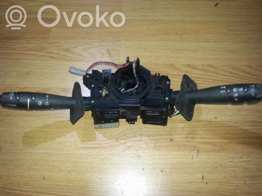 Renault Clio II Interruptor/palanca de limpiador de luz de giro