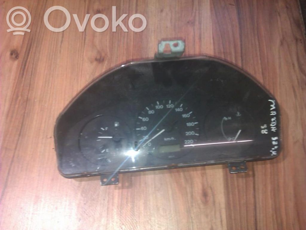 Mazda 323 Compteur de vitesse tableau de bord 