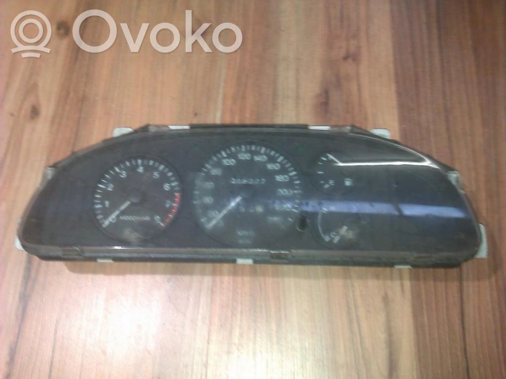 Mazda 323 F Speedometer (instrument cluster) 