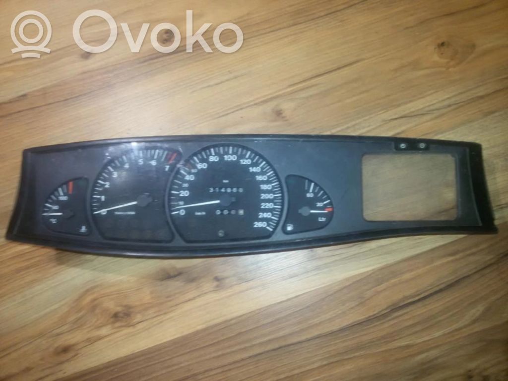 Opel Omega B1 Geschwindigkeitsmesser Cockpit 