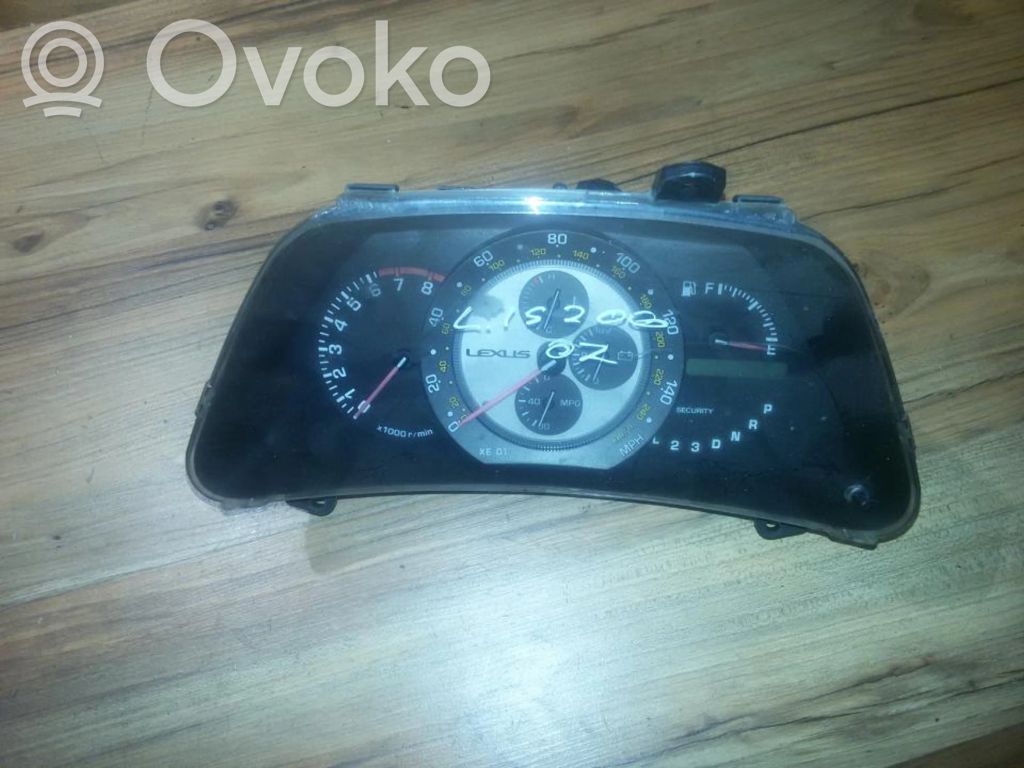 Lexus IS 200-300 Nopeusmittari (mittaristo) 