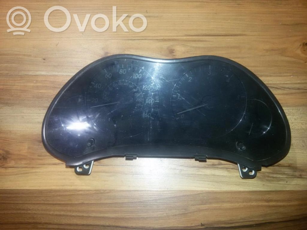 Toyota Avensis T250 Compteur de vitesse tableau de bord 