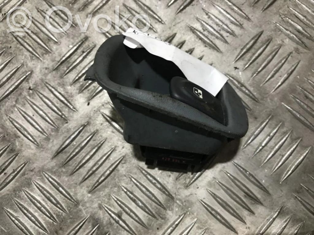 Renault Scenic I Interruttore di controllo dell’alzacristalli elettrico 
