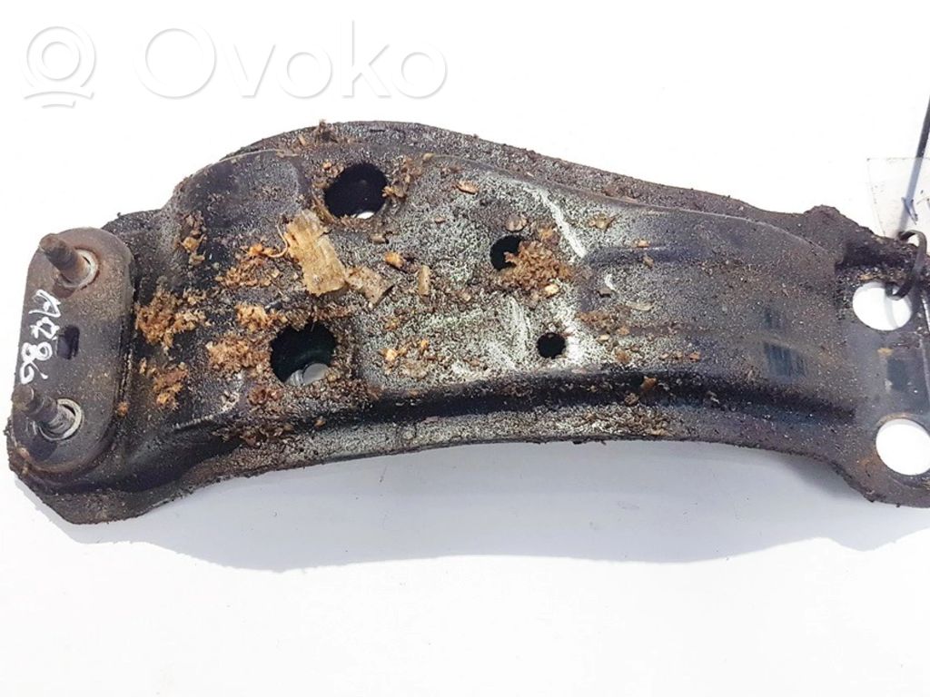 Moottorin kiinnikekorvake (käytetyt)