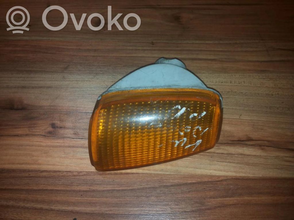 Volkswagen Polo II 86C 2F Frontblinker 