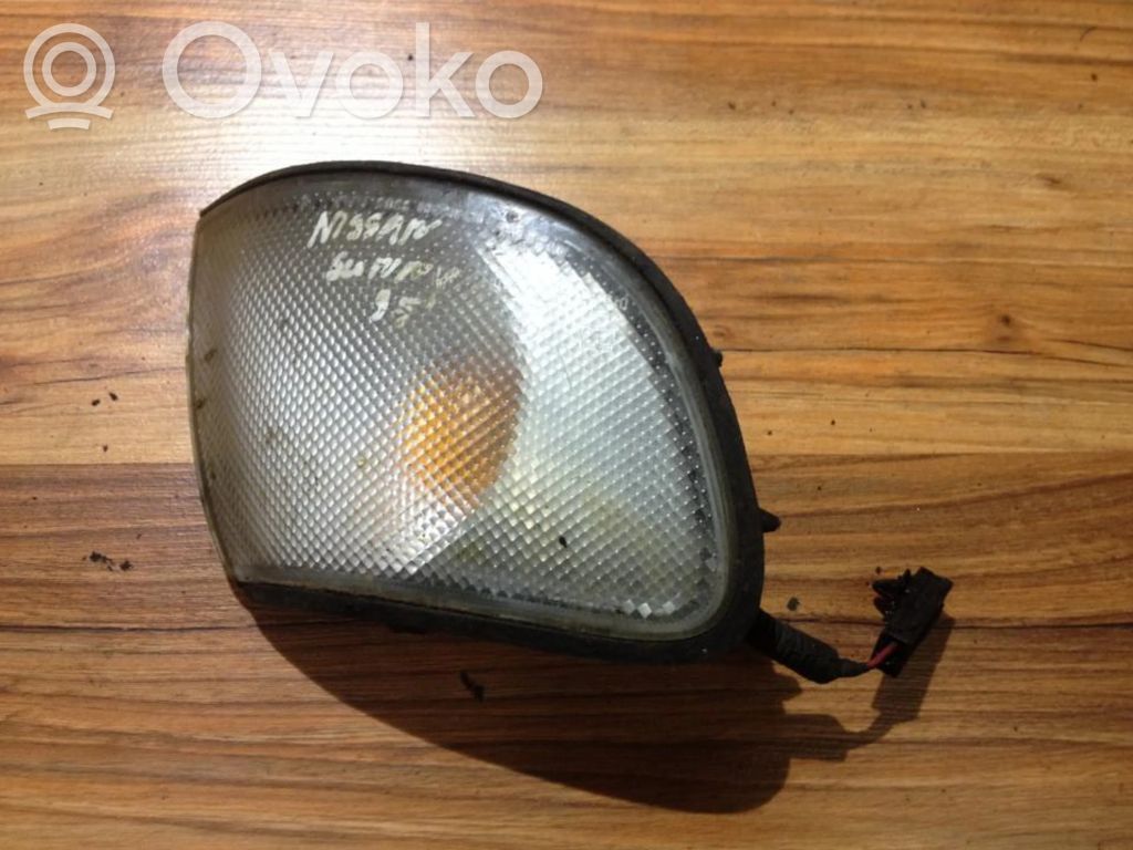 Nissan Sunny Clignotant avant 