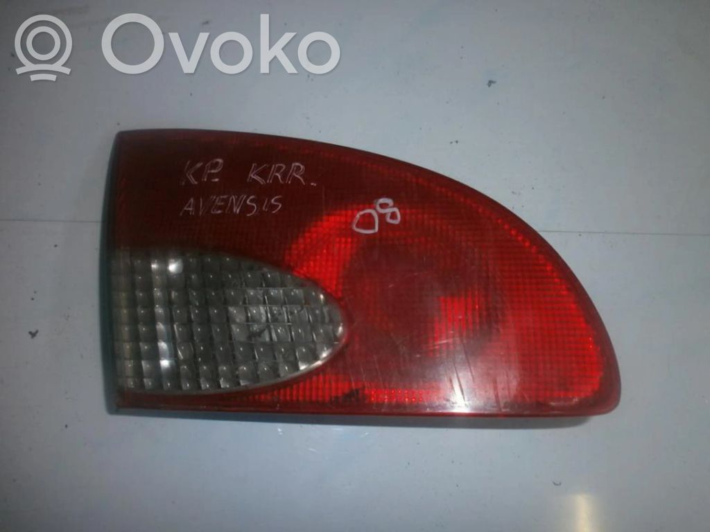 Toyota Avensis T220 Lampă spate în capacul portbagajului 