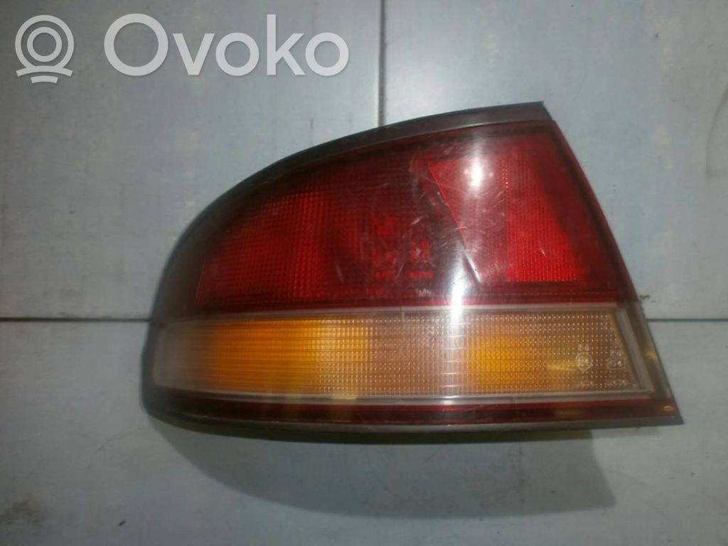 Mitsubishi Galant Luci posteriori 