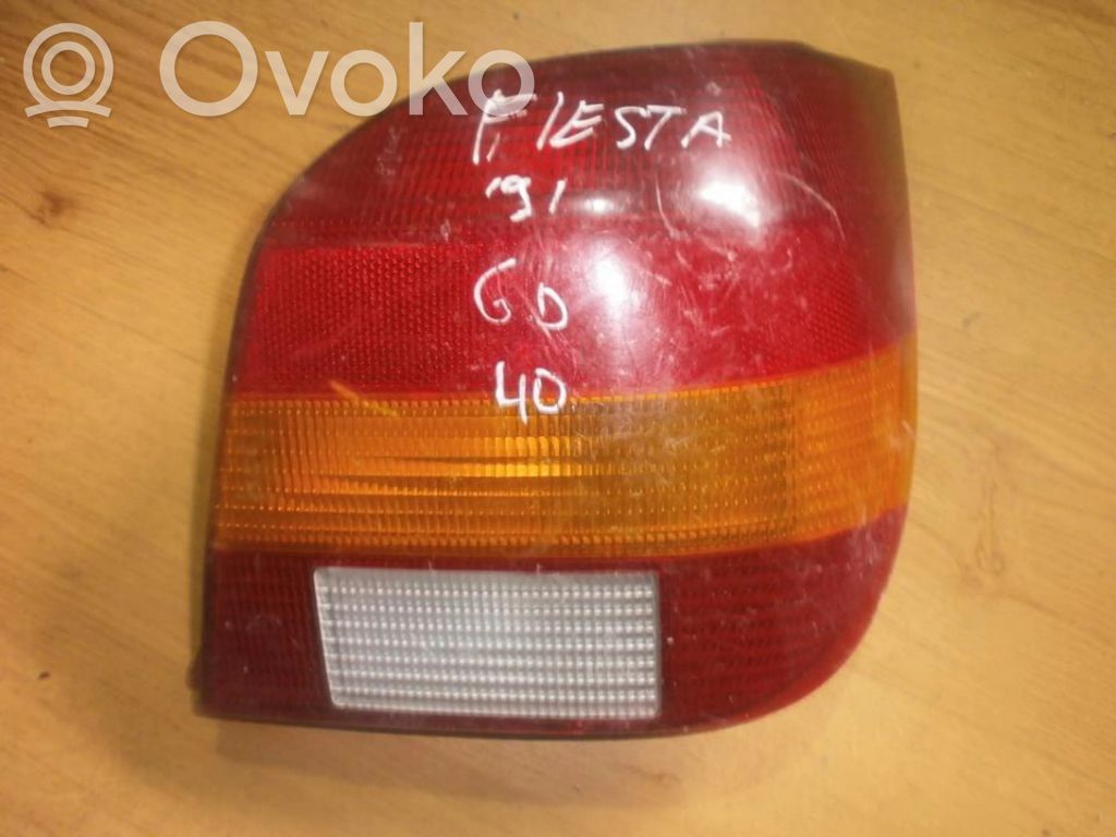 Ford Fiesta Lampă spate în caroserie 