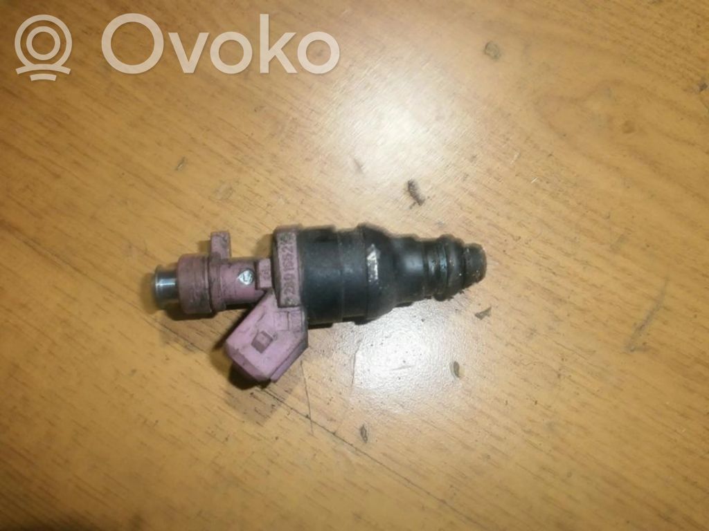 Peugeot 406 Inyector de combustible 