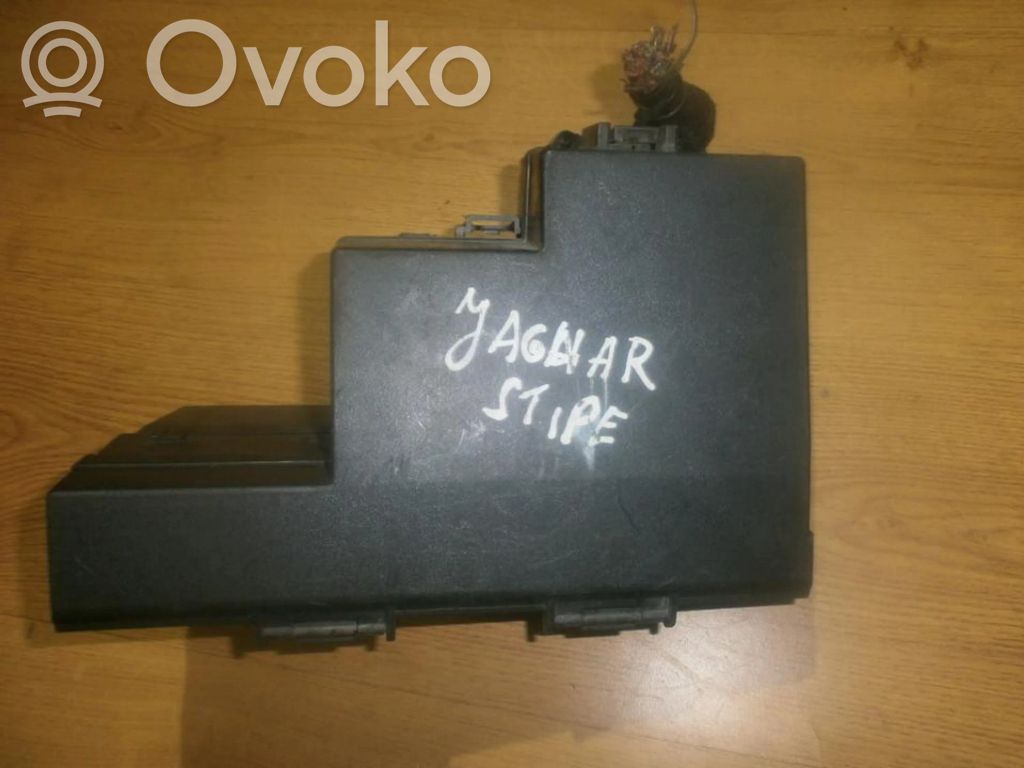 Sulakerasiasarja   2R8T14A075CC,71544870XA1,2R8T14A075CC,71544870XA1