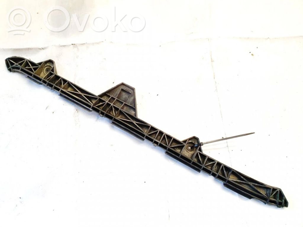 Toyota Avensis T250 Uchwyt / Mocowanie zderzaka tylnego 