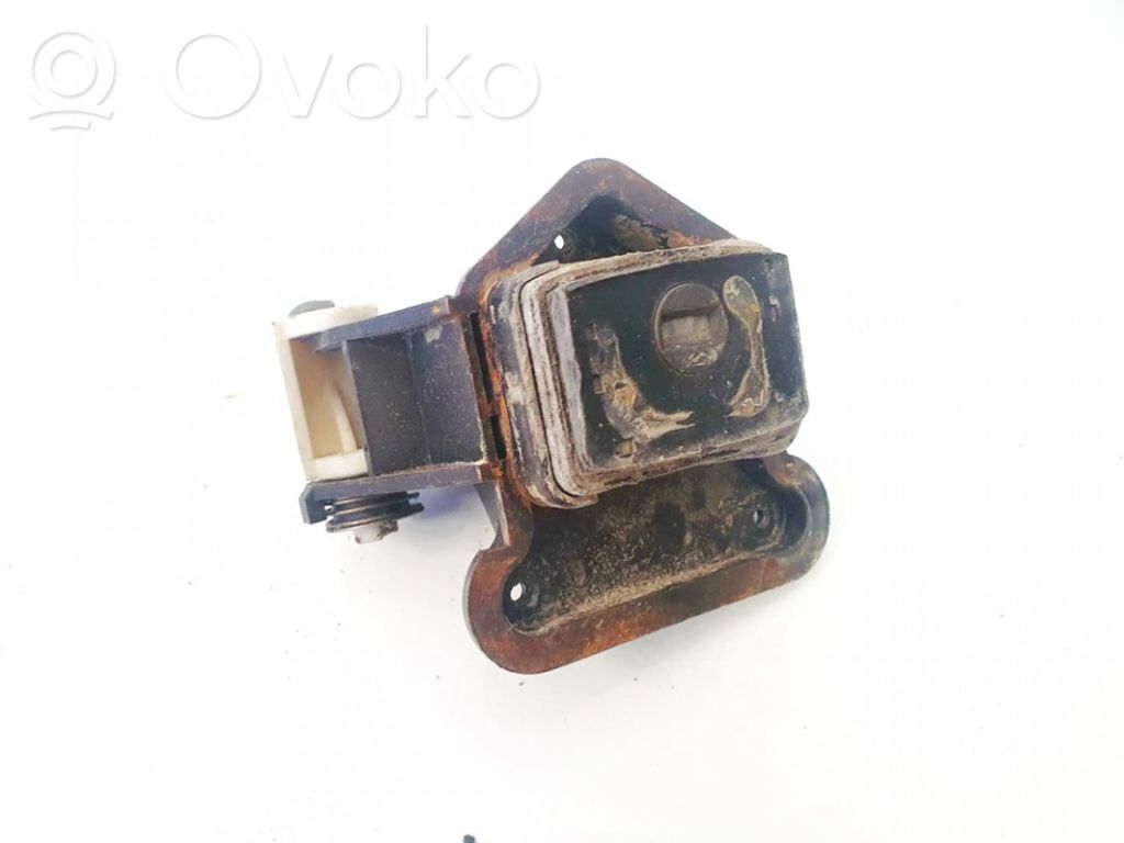 Peugeot 406 Takaluukun ulkopuolinen lukko 