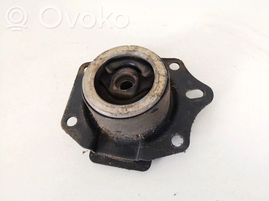 Chrysler PT Cruiser Engine mount bracket 