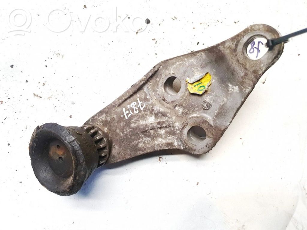 Audi A8 S8 D3 4E Engine mounting bracket 