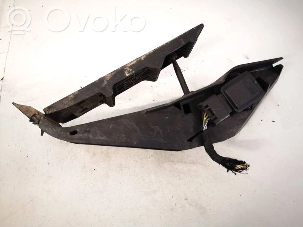Pedală accelerație   3542677264601,3542677264601,25916010,25916010,3542677264601,3542677264601