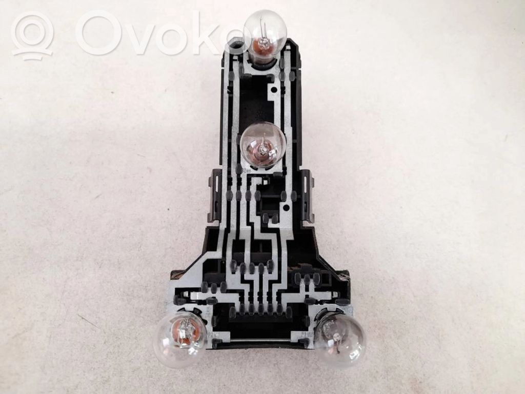 Volkswagen PASSAT B5 Suport becuri lampă spate 