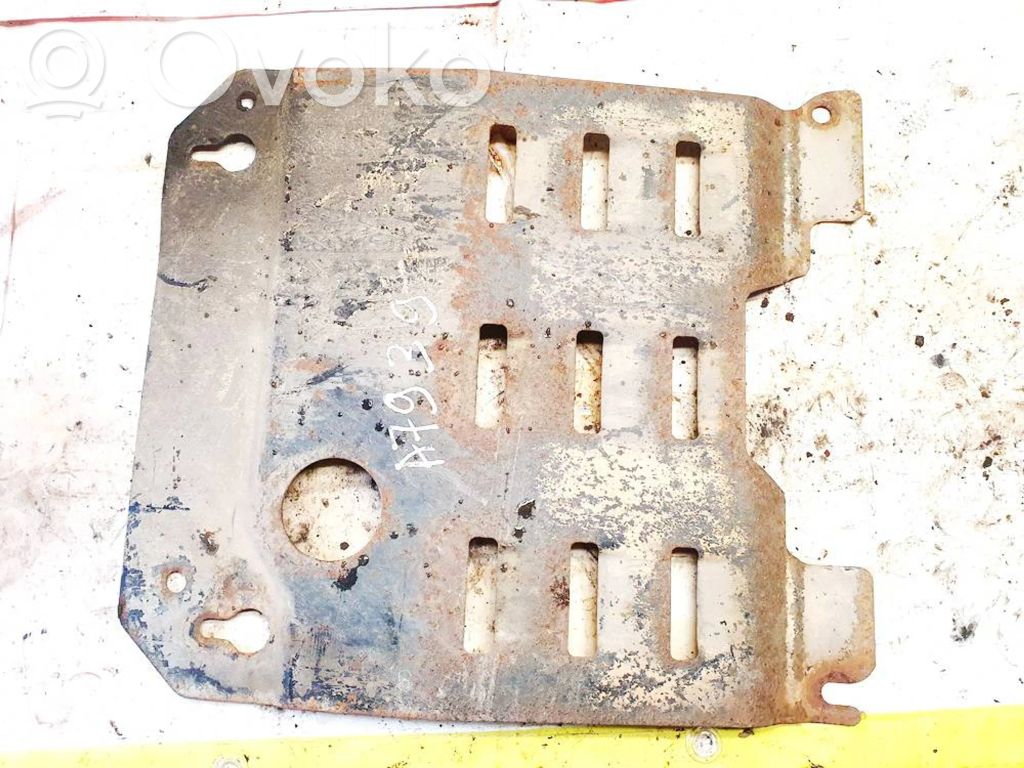 Engine splash shield/under tray