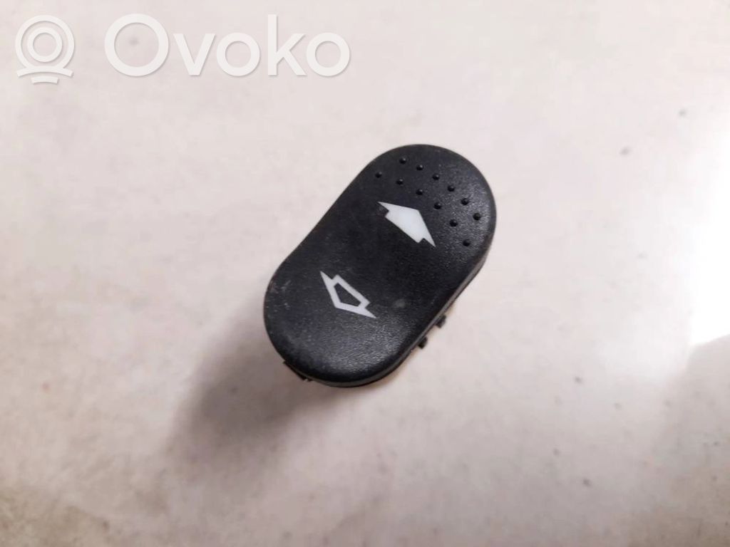 Ford Focus Interruttore di controllo dell’alzacristalli elettrico 