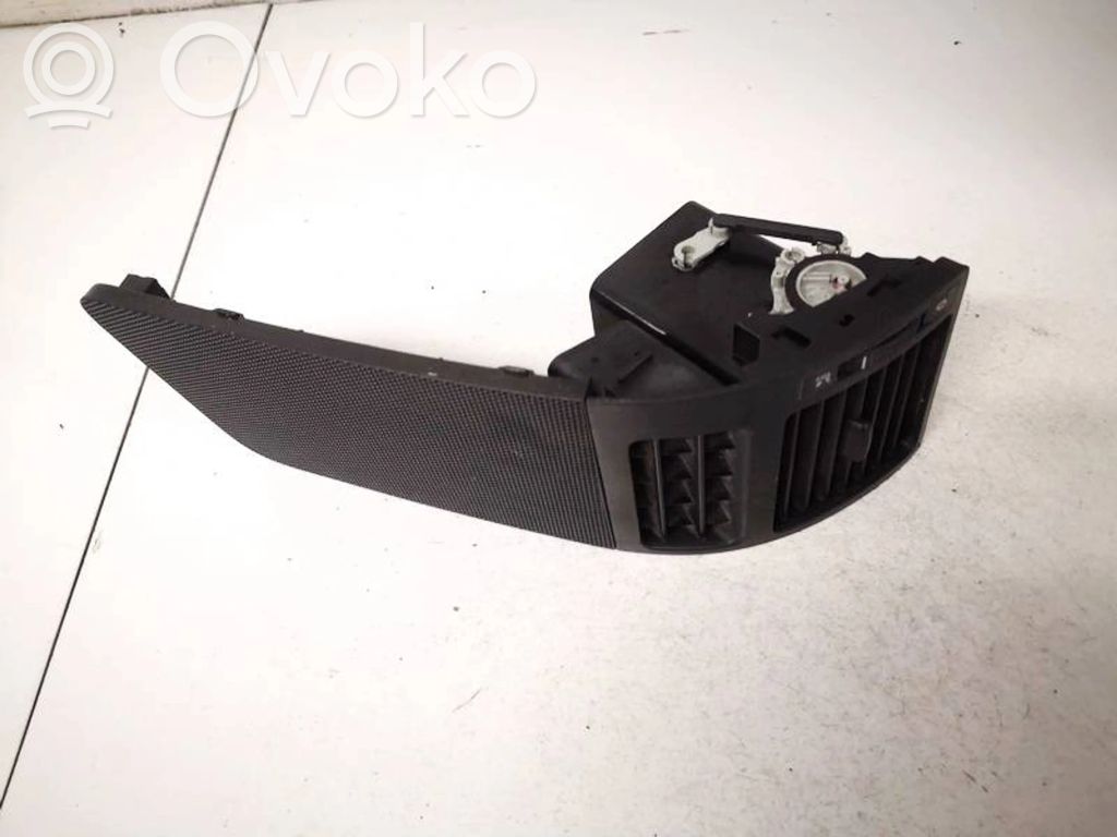 Volkswagen Touran I Griglia di ventilazione centrale cruscotto