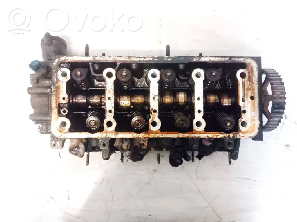 Peugeot 206 Engine head 