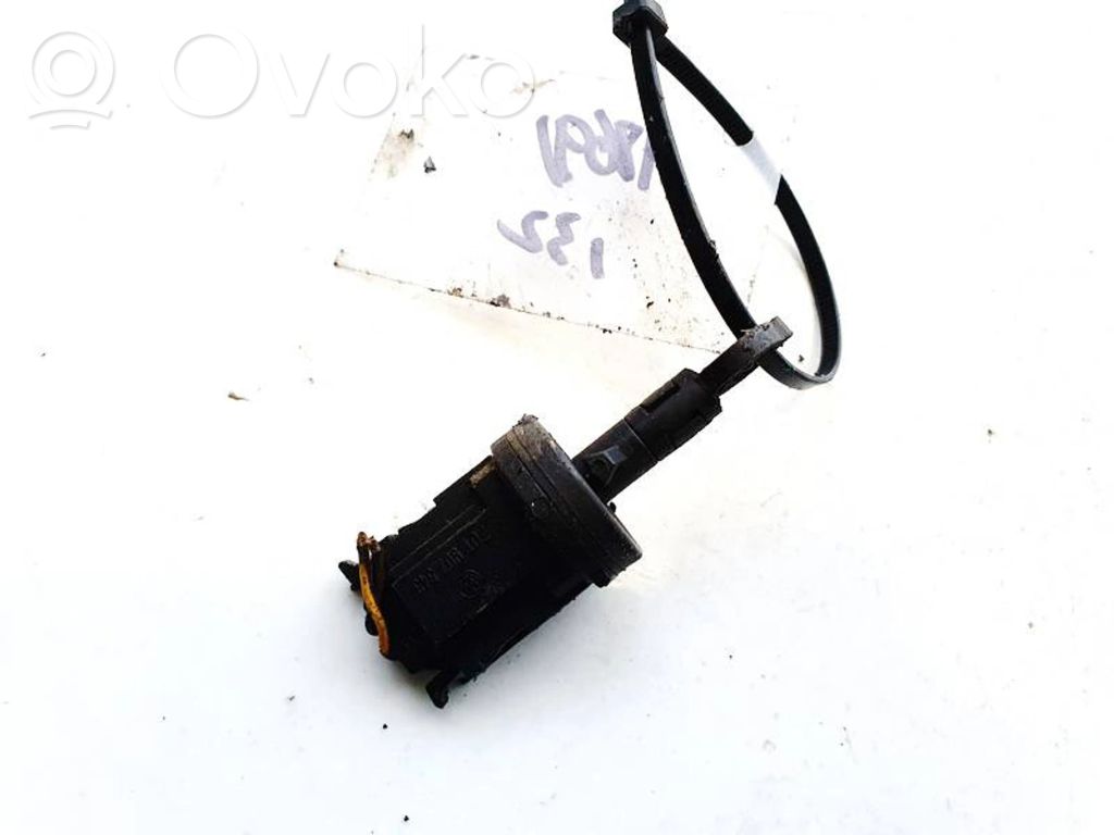 Interior temperature sensor   701907543,585504,585504,701907543