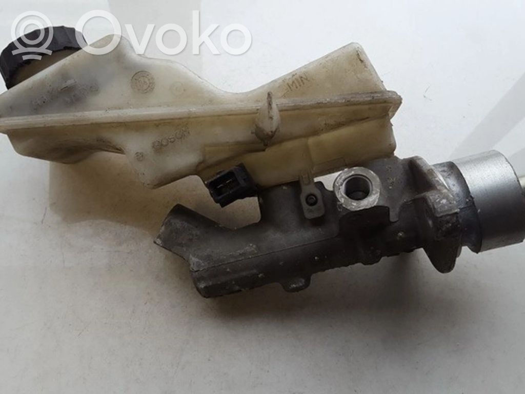 Toyota Avensis T250 Główny cylinder hamulca 