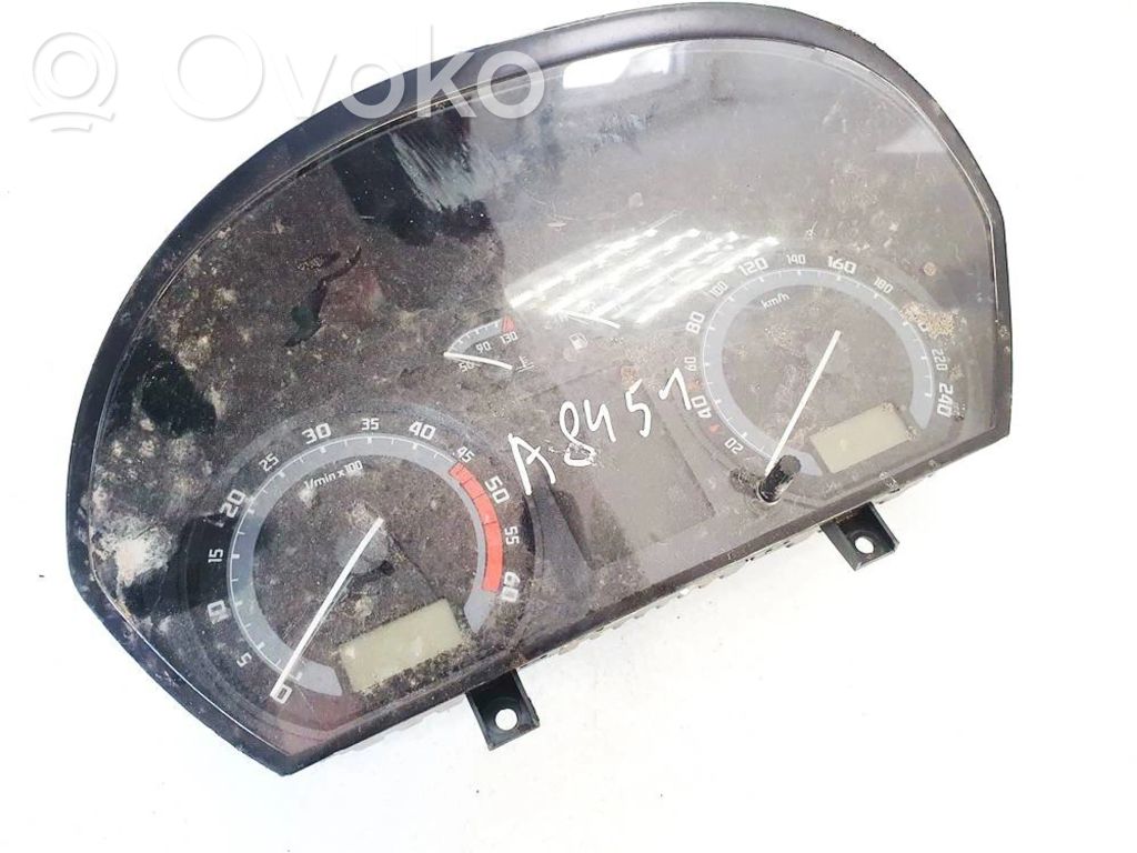 Skoda Fabia Mk1 (6Y) Nopeusmittari (mittaristo)