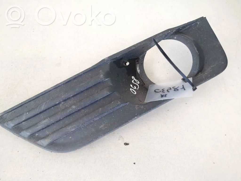 Ford Focus Grille inférieure de pare-chocs avant