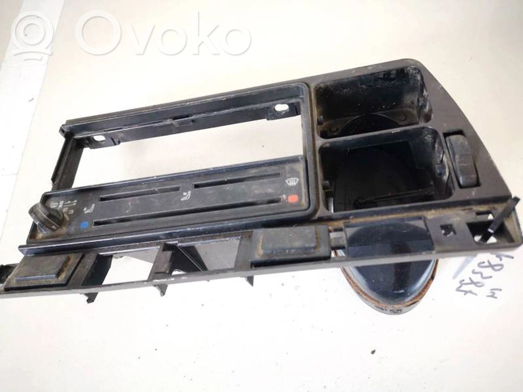Volkswagen PASSAT B2 Inne części wnętrza samochodu 