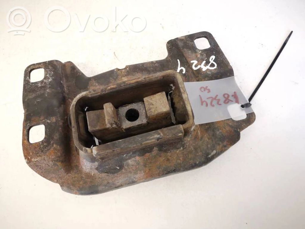 Engine mount bracket   CC3139070,CC3139070