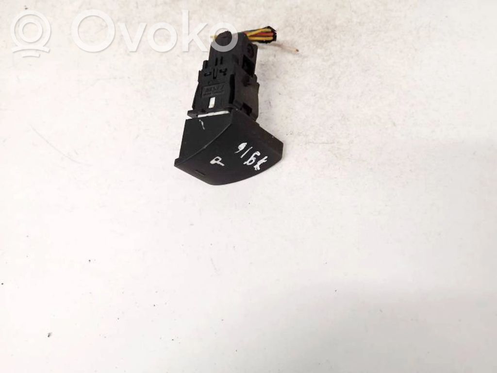Botón interruptor de bloqueo de puertas   9636668477,9636668477