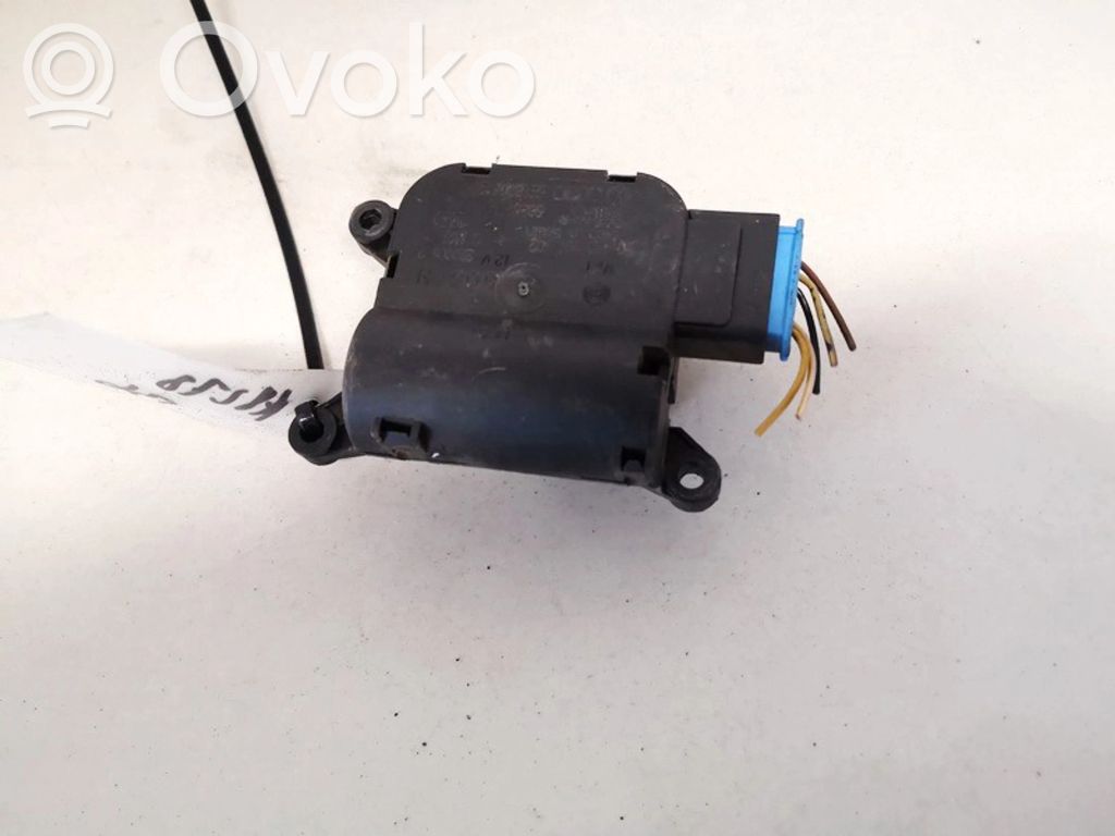 Audi A4 S4 B7 8E 8H Motor/actuator clapetă aer 
