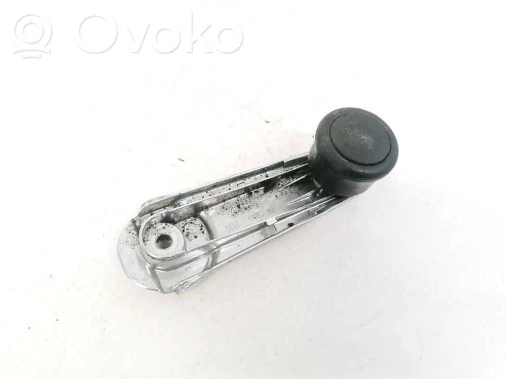 Volkswagen PASSAT B5 Korbka szyby drzwi przednich 