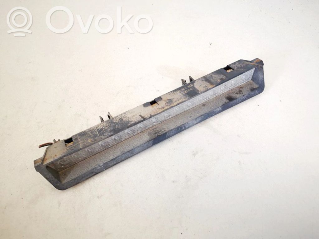 Kolmas/lisäjarruvalo   90560399,90560399