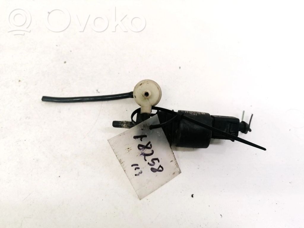 Audi A6 S6 C5 4B Pompe de lave-glace de pare-brise